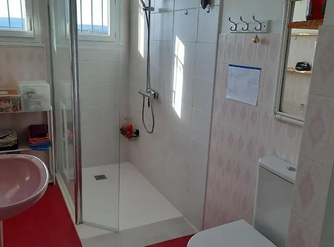 ホームステイ Les Coteaux De Planeze, Maison Et Jardin Dans Le Lot! Chez L'habitant! *