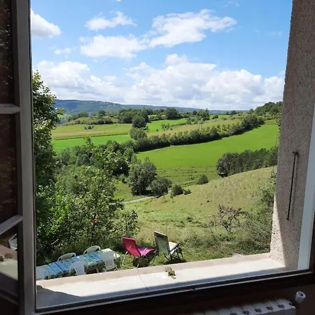 בית אירוח Les Coteaux De Planeze, Maison Et Jardin Dans Le Lot! Chez L'habitant! *