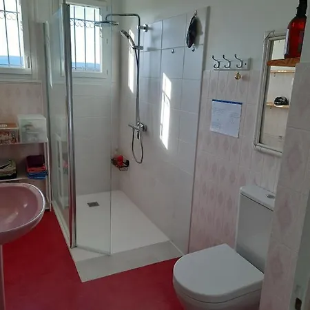 ホームステイ Les Coteaux De Planeze, Maison Et Jardin Dans Le Lot! Chez L'habitant! *