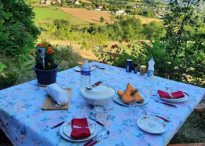 Les Coteaux De Planeze, Maison Et Jardin Dans Le Lot! Chez L'habitant! Homestay szállás